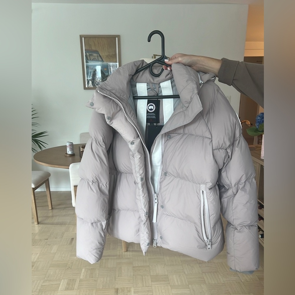 Canada Goose Puffer Jacket, XL, rose blush color, never worn, brand new w/ tags